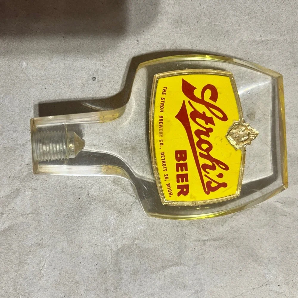 Stroh's Beer Tap Handle Yellow Vintage Lucite Detroit Michigan Logo